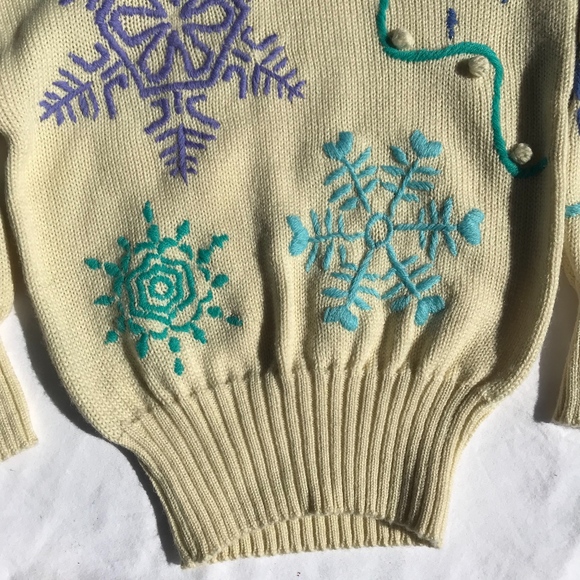 (5 for $20) Girls Obermeyer Cream Sweater VGC - Picture 2 of 8